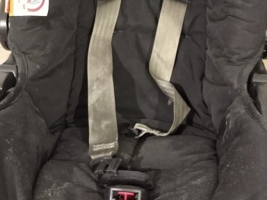 Fotelik przed czyszczeniem